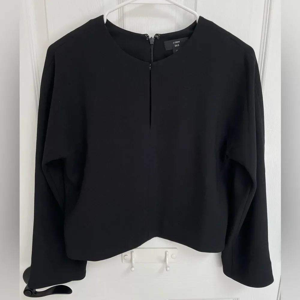 J. Crew 365 Black Long Sleeve Cropped Split Neck Crepe Top Women’s Size 0